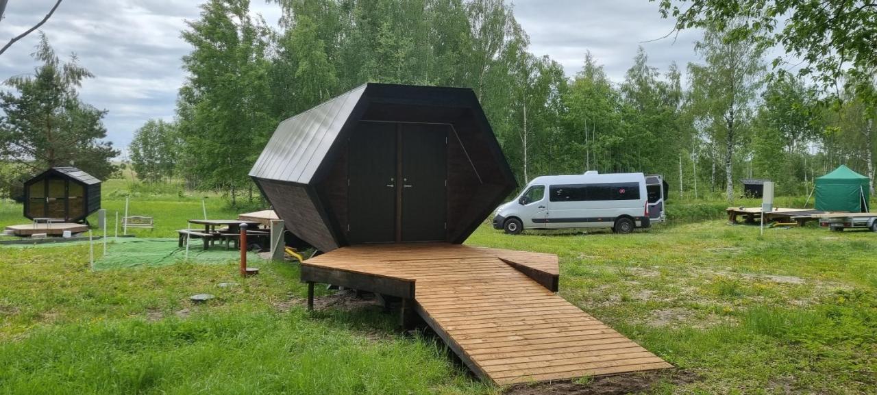 Ku:Kaerg Hotel Poldeotsa Bagian luar foto