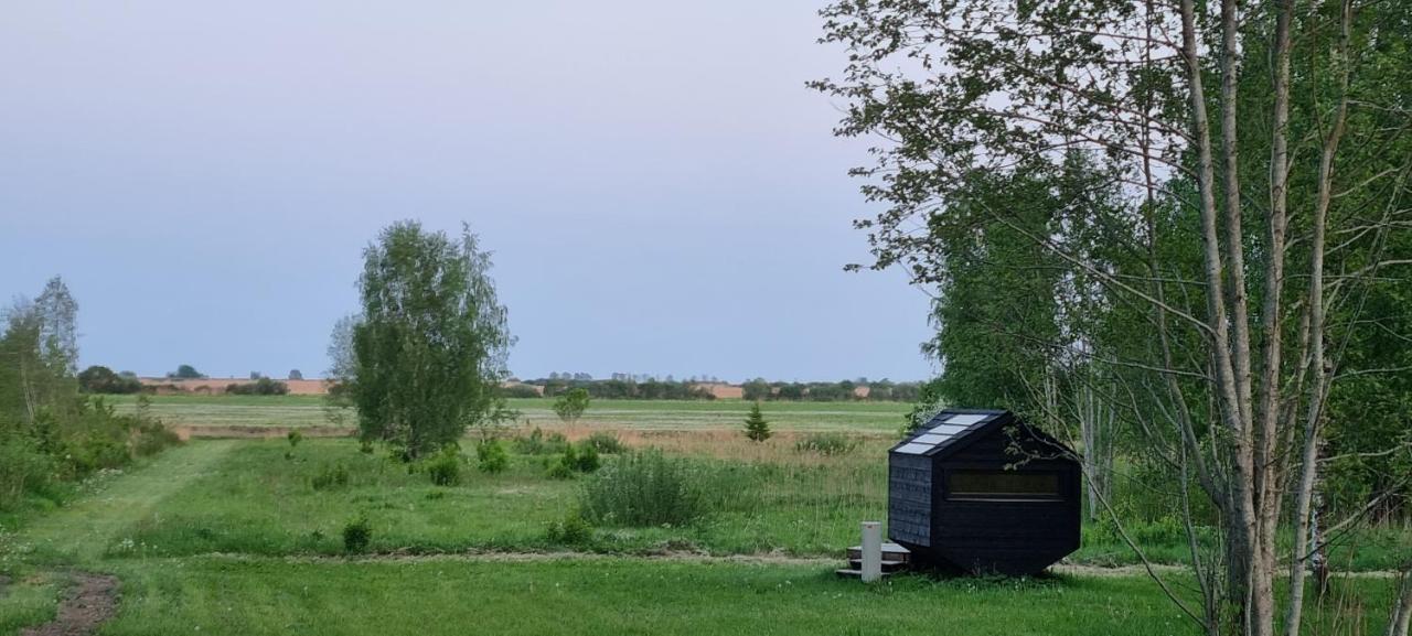 Ku:Kaerg Hotel Poldeotsa Bagian luar foto